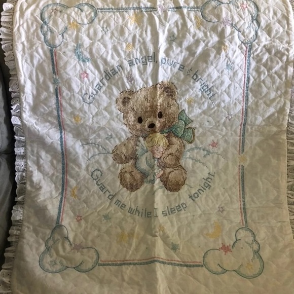 Hand embroidered baby blanket - Picture 3 of 4